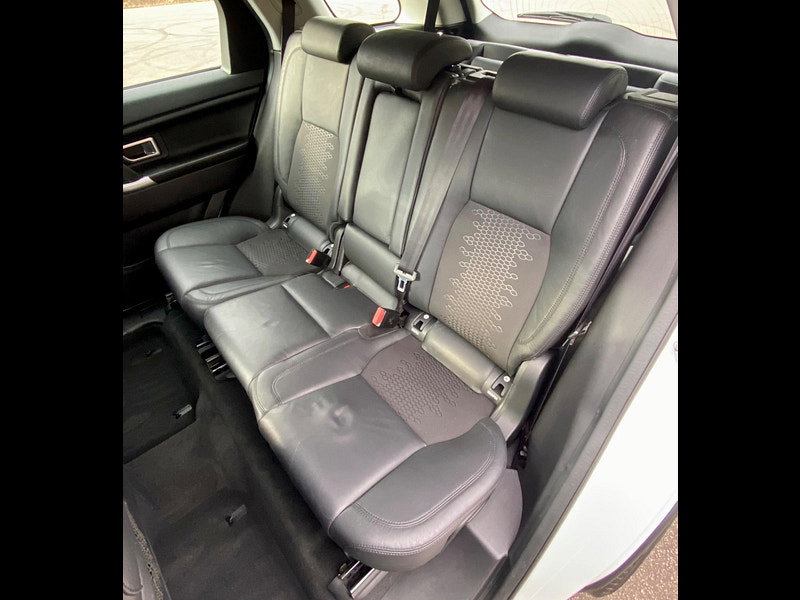 Land Rover Discovery Sport 2.0 TD4 SE Tech Auto 4WD Euro 6 (s/s) 5dr