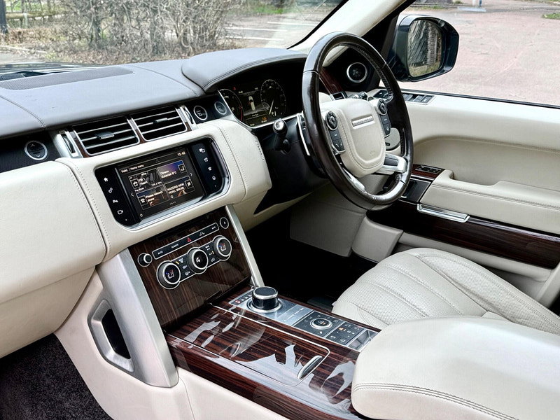 Land Rover Range Rover 4.4 SD V8 Autobiography Auto 4WD Euro 6 (s/s) 5dr