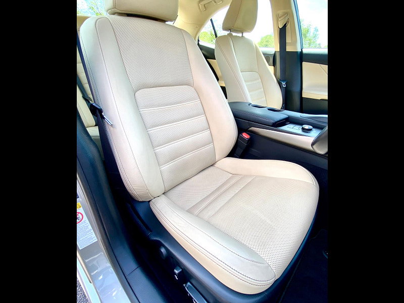 Lexus IS 2.5 300h Premier E-CVT Euro 6 (s/s) 4dr