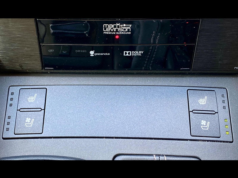 Lexus IS 2.5 300h Premier E-CVT Euro 6 (s/s) 4dr
