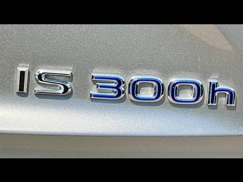 Lexus IS 2.5 300h Premier E-CVT Euro 6 (s/s) 4dr