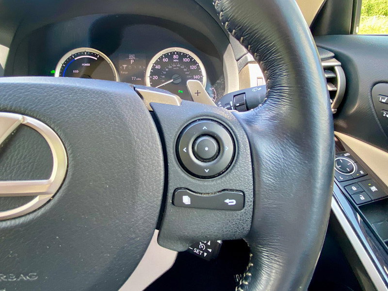 Lexus IS 2.5 300h Premier E-CVT Euro 6 (s/s) 4dr