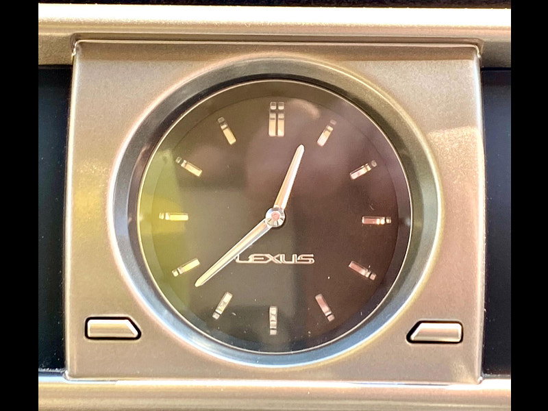 Lexus IS 2.5 300h Premier E-CVT Euro 6 (s/s) 4dr