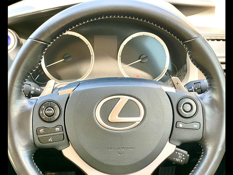 Lexus IS 2.5 300h Premier E-CVT Euro 6 (s/s) 4dr
