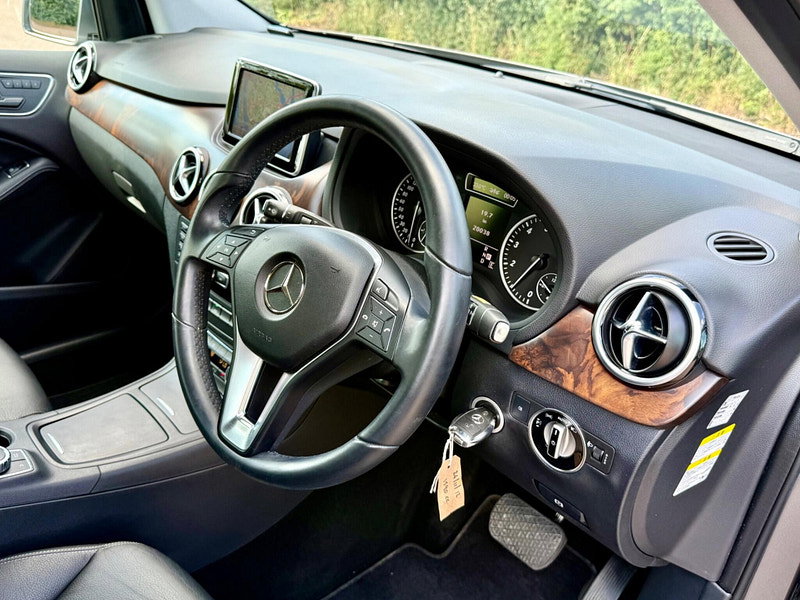 Mercedes-Benz B Class 1.6 Petrol B180  MPV CVT 5dr