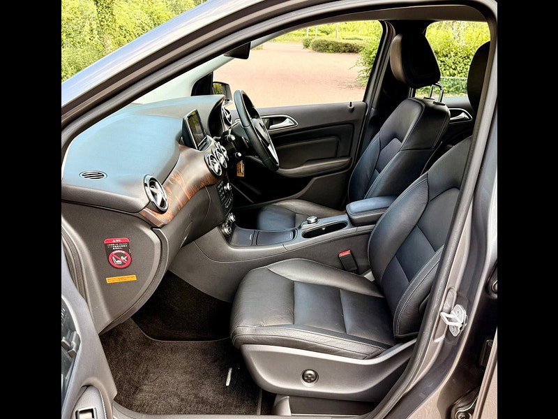 Mercedes-Benz B Class 1.6 Petrol B180  MPV CVT 5dr