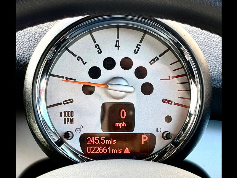 MINI Clubman 1.6 Cooper Auto 5dr