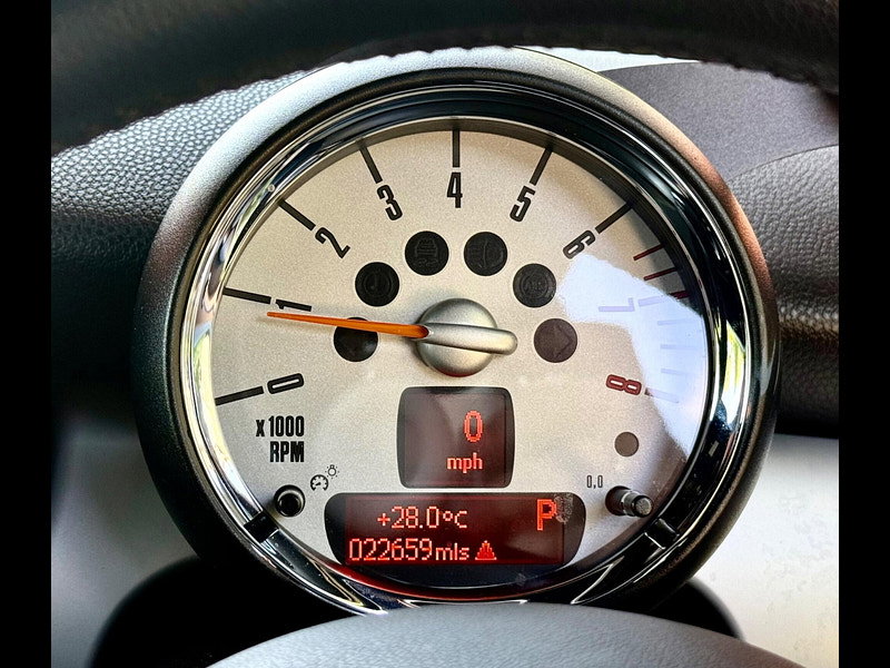 MINI Clubman 1.6 Cooper Auto 5dr