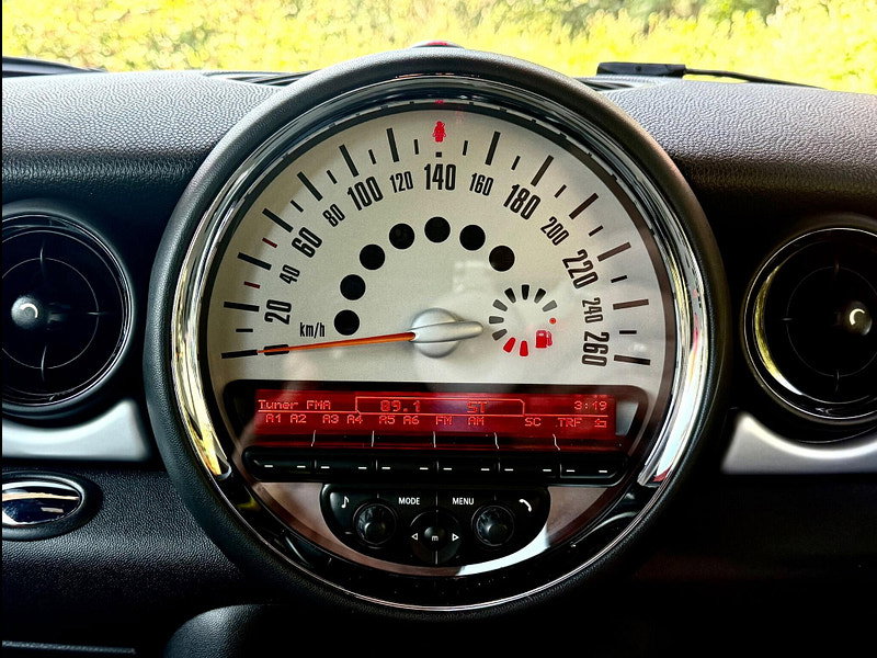 MINI Clubman 1.6 Cooper Auto 5dr
