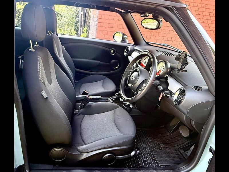 MINI Clubman 1.6 Cooper Auto 5dr
