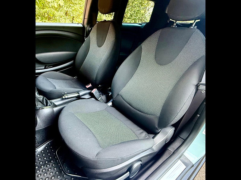 MINI Clubman 1.6 Cooper Auto 5dr