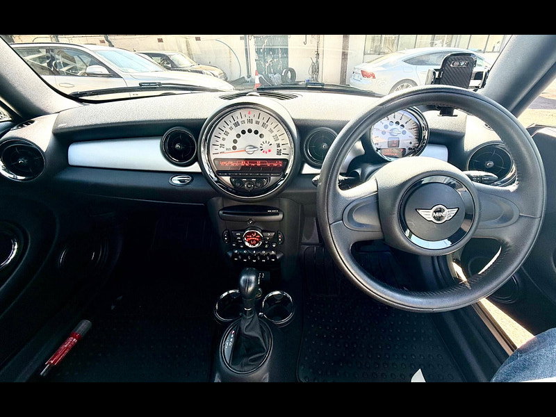 MINI Clubman 1.6 Cooper Auto 5dr