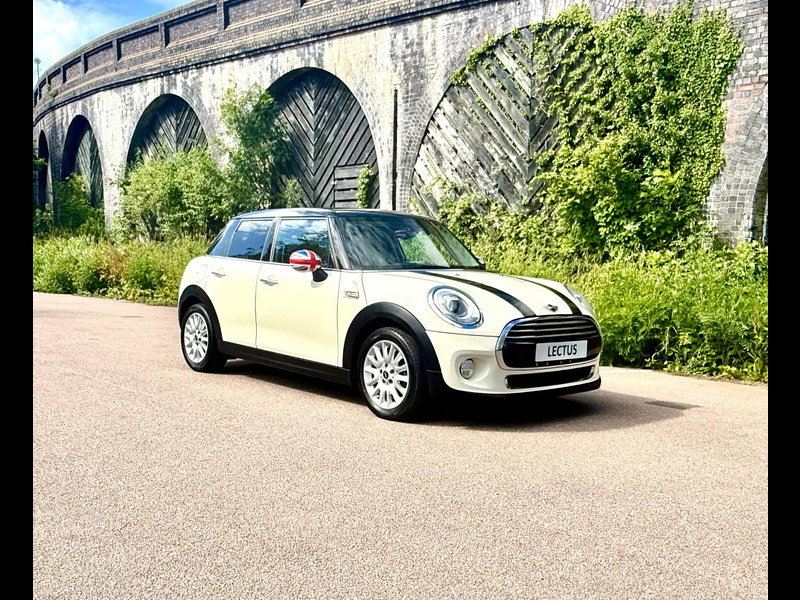 MINI Hatch 1.5 Petrol Cooper Auto Euro 6 (s/s) 5dr