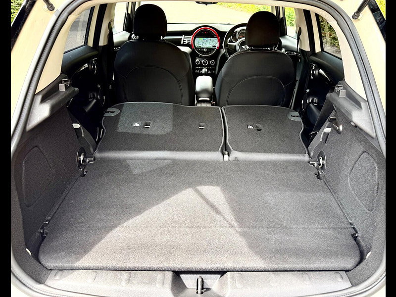 MINI Hatch 1.5 Petrol Cooper Auto Euro 6 (s/s) 5dr
