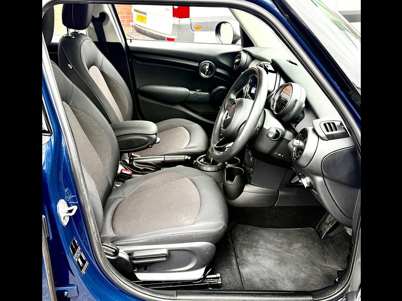 MINI Hatch 1.5 Cooper Auto Petrol Euro 6 (s/s) 5dr