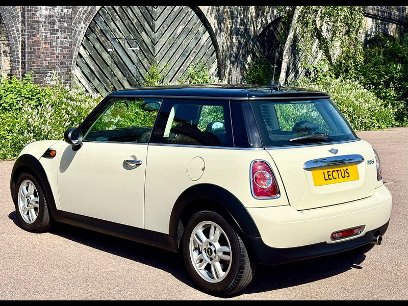 MINI Hatch 1.6 Cooper Auto Euro 5 3dr