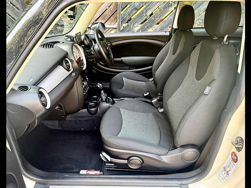 MINI Hatch 1.6 Cooper Auto Euro 5 3dr