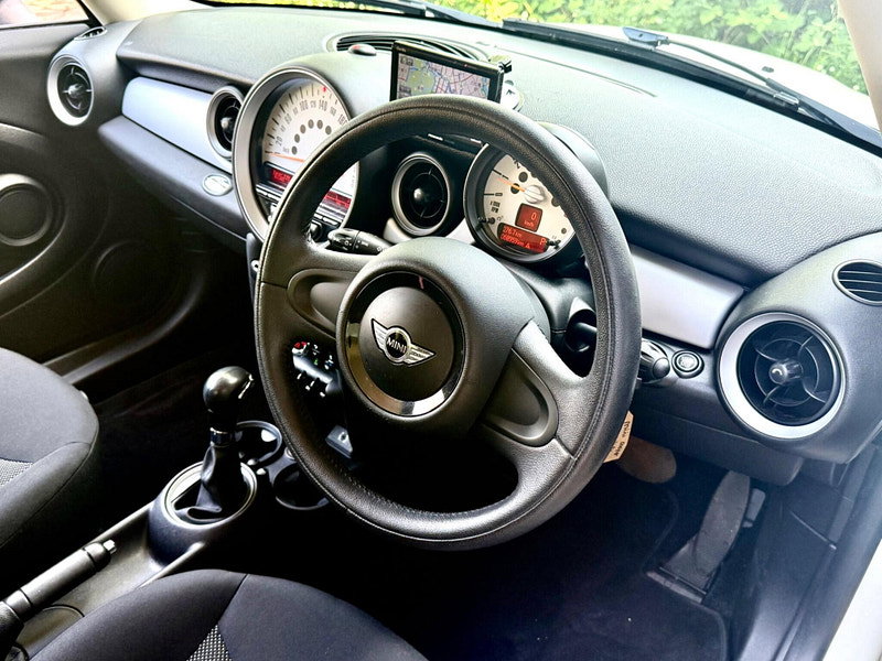 MINI Hatch 1.6 Cooper Auto Euro 5 3dr
