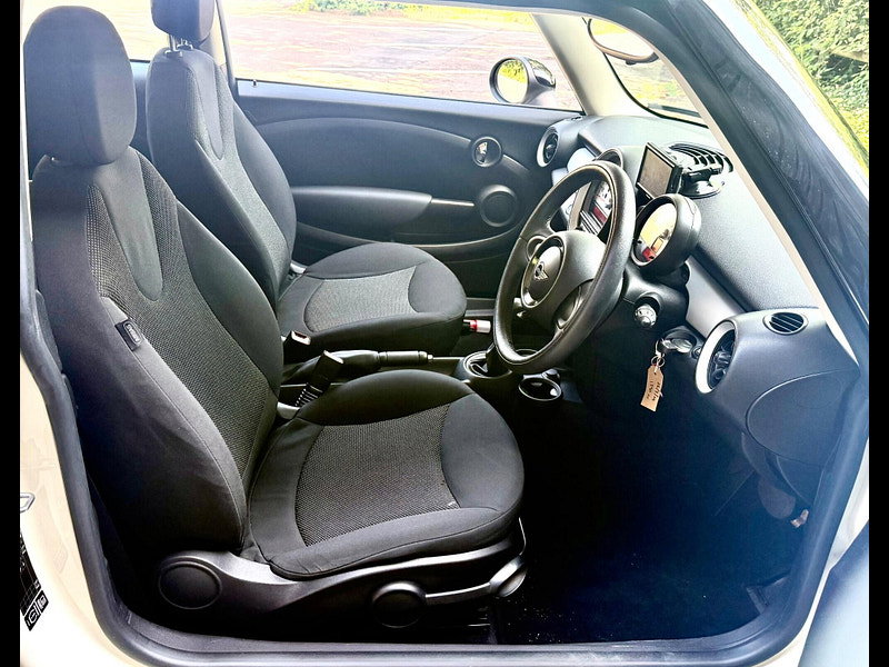 MINI Hatch 1.6 Cooper Auto Euro 5 3dr