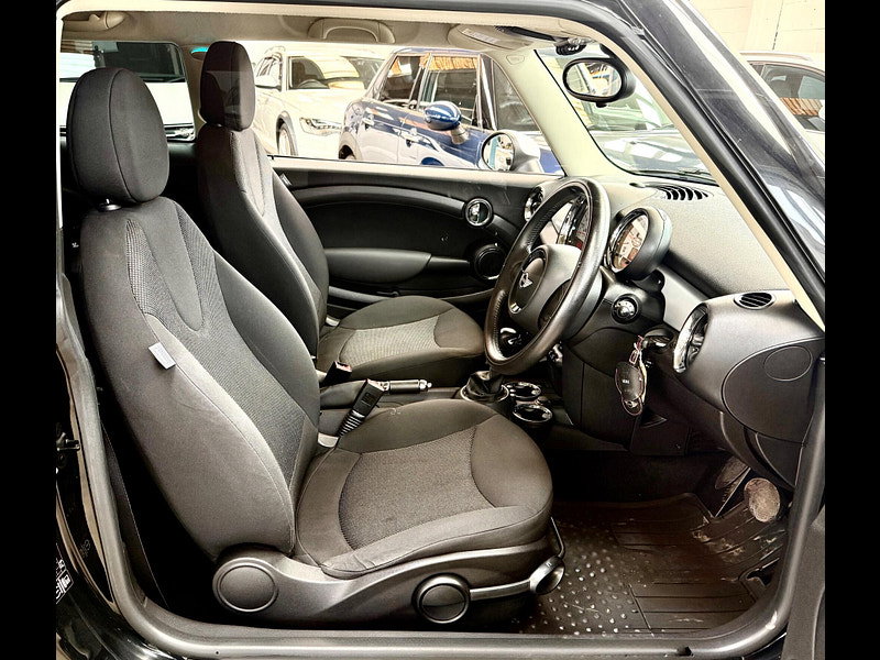 MINI Hatch 1.6 Cooper Auto Euro 5 3dr