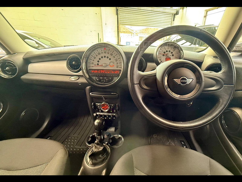 MINI Hatch 1.6 Cooper Auto Euro 5 3dr