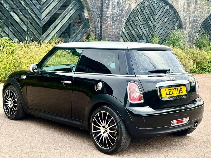 MINI Hatch 1.6 Cooper Auto Euro 5 3dr