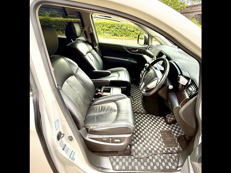 Nissan Elgrand Rider Black Line Edition 2.5 Petrol