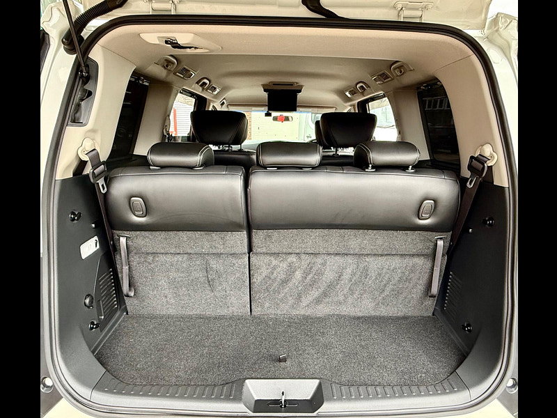 Nissan Elgrand Rider Black Line Edition 2.5 Petrol