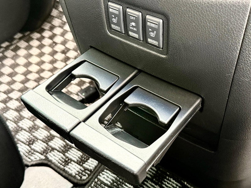 Nissan Elgrand Rider Black Line Edition 2.5 Petrol