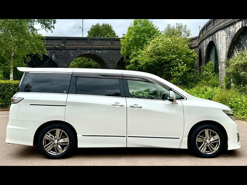 Nissan Elgrand Rider Black Line Edition 2.5 Petrol