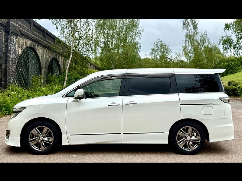 Nissan Elgrand Rider Black Line Edition 2.5 Petrol