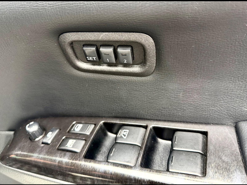 Nissan Elgrand Rider Black Line Edition 2.5 Petrol