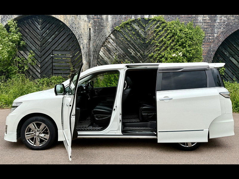 Nissan Elgrand Rider Black Line Edition 2.5 Petrol