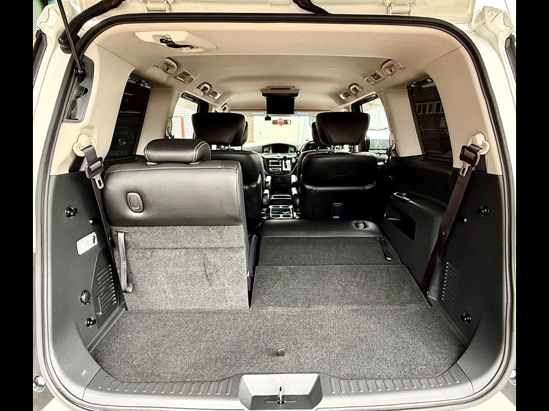 Nissan Elgrand Rider Black Line Edition 2.5 Petrol