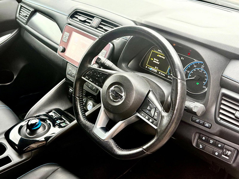 Nissan Leaf 40kWh N-Connecta Auto 5dr