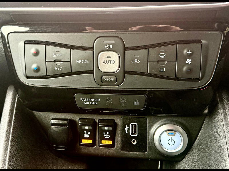 Nissan Leaf 40kWh N-Connecta Auto 5dr