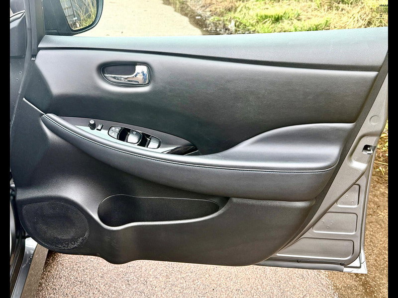 Nissan Leaf 40kWh N-Connecta Auto 5dr