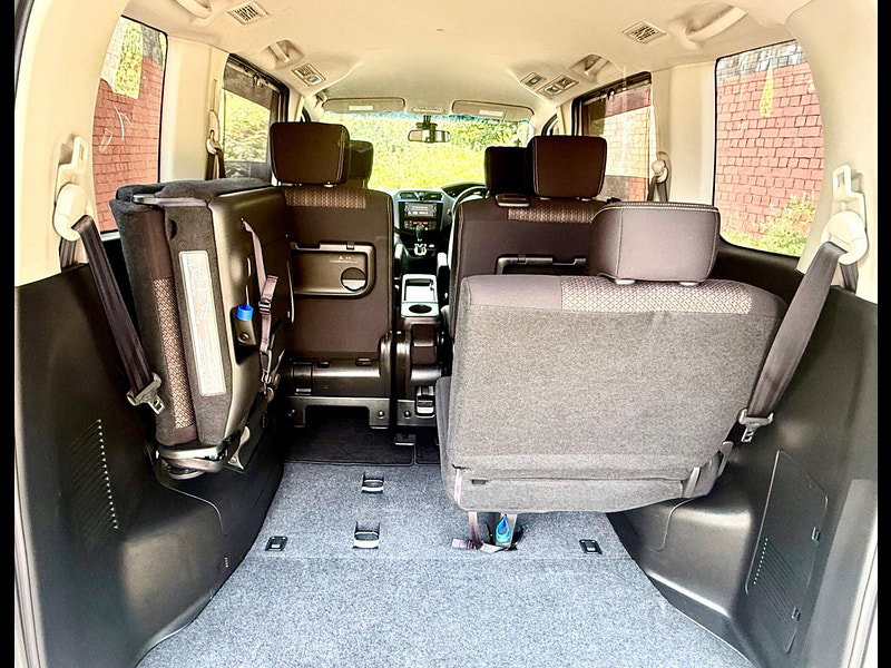 Nissan Serena 2.0 HYBRID HIGHWAY STAR ADVANCED SAFETY