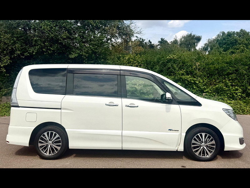 Nissan Serena 2.0 HYBRID HIGHWAY STAR ADVANCED SAFETY