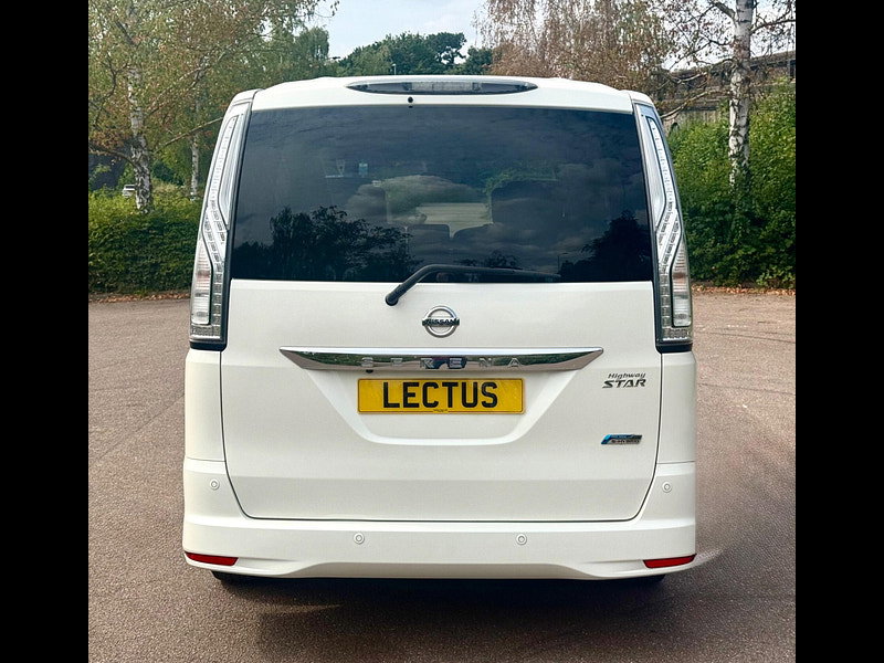 Nissan Serena 2.0 HYBRID HIGHWAY STAR ADVANCED SAFETY