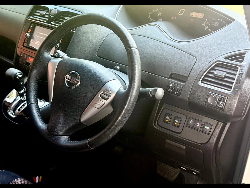 Nissan Serena 2.0 HYBRID HIGHWAY STAR ADVANCED SAFETY
