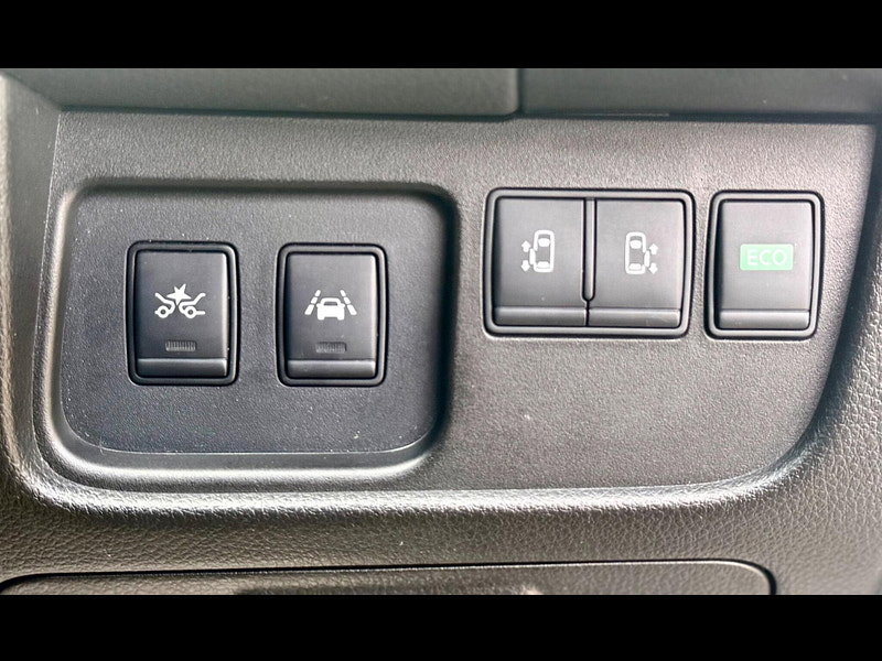 Nissan Serena 2.0 HYBRID HIGHWAY STAR ADVANCED SAFETY