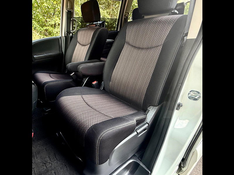 Nissan Serena 2.0 HYBRID HIGHWAY STAR ADVANCED SAFETY