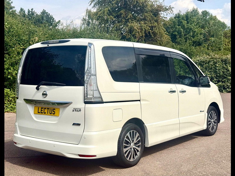 Nissan Serena 2.0 HYBRID HIGHWAY STAR ADVANCED SAFETY