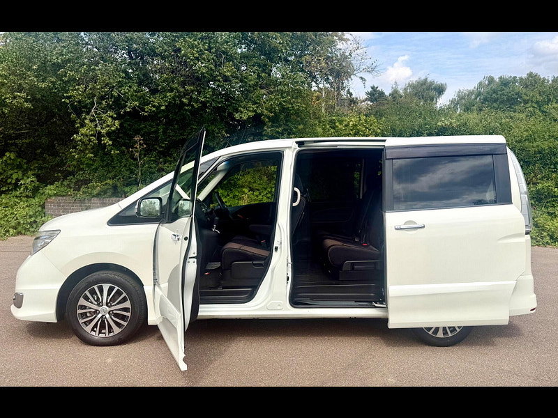 Nissan Serena 2.0 HYBRID HIGHWAY STAR ADVANCED SAFETY