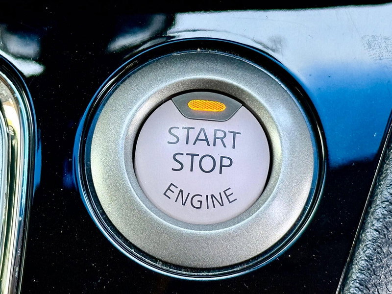 Nissan Serena 2.0 Petrol/Hybrid Highway Star 7 Seat