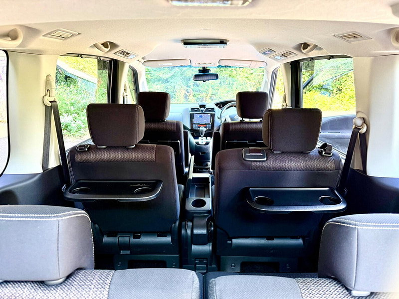Nissan Serena 2.0 Petrol/Hybrid Highway Star 7 Seat