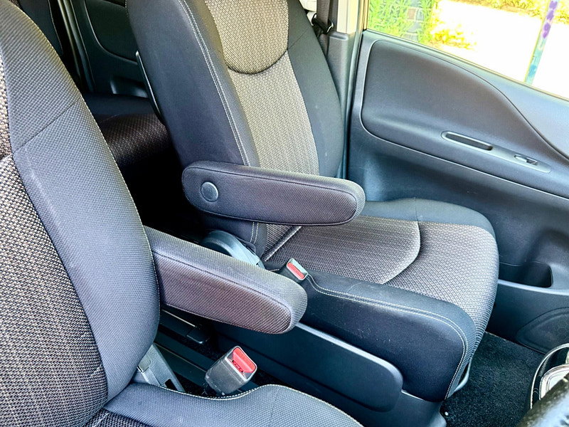 Nissan Serena 2.0 Petrol/Hybrid Highway Star 7 Seat
