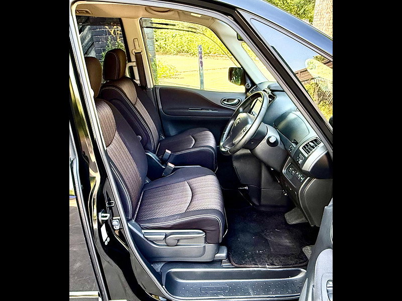 Nissan Serena 2.0 Petrol/Hybrid Highway Star 7 Seat
