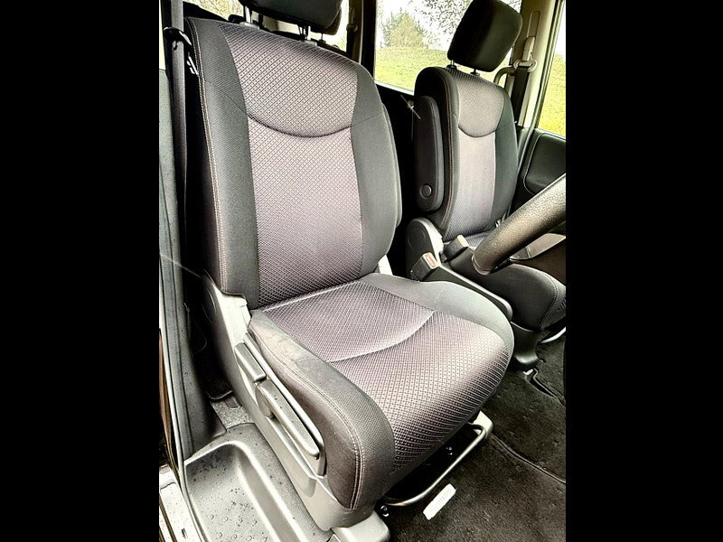 Nissan Serena 2.0 Petrol Hybrid 7 Seat Highway Star